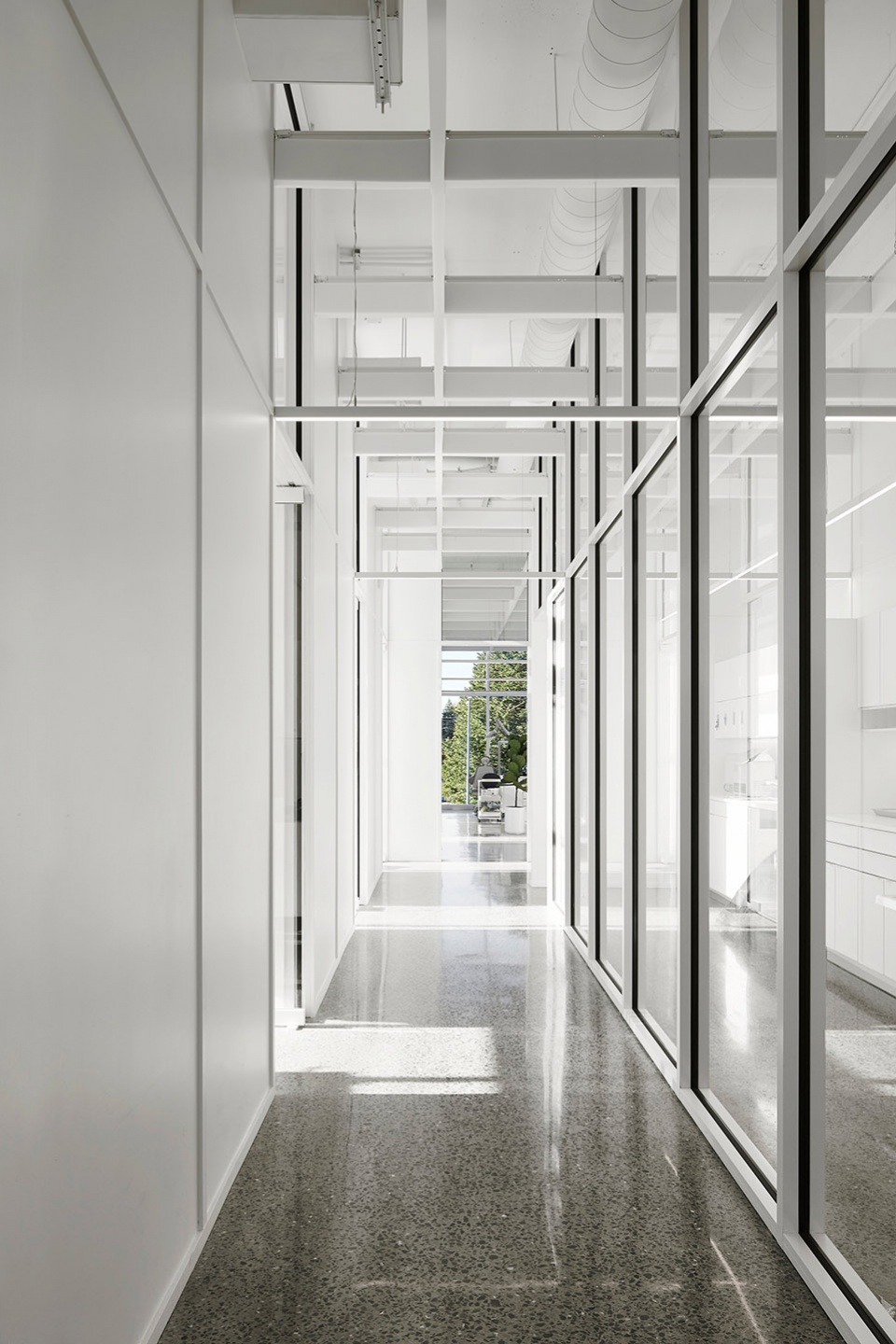 clinique dentaire by studio jean verville architectes