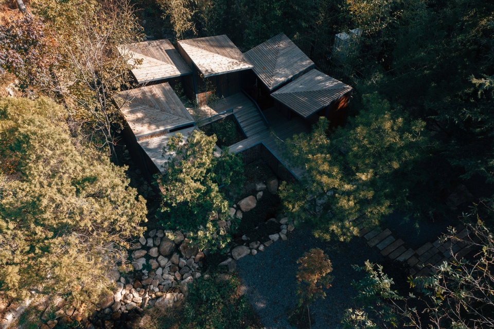 creek restroom by atelier scale