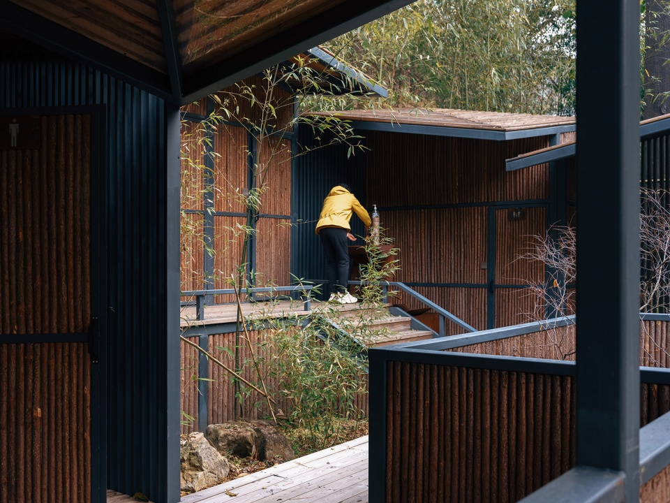 creek restroom by atelier scale