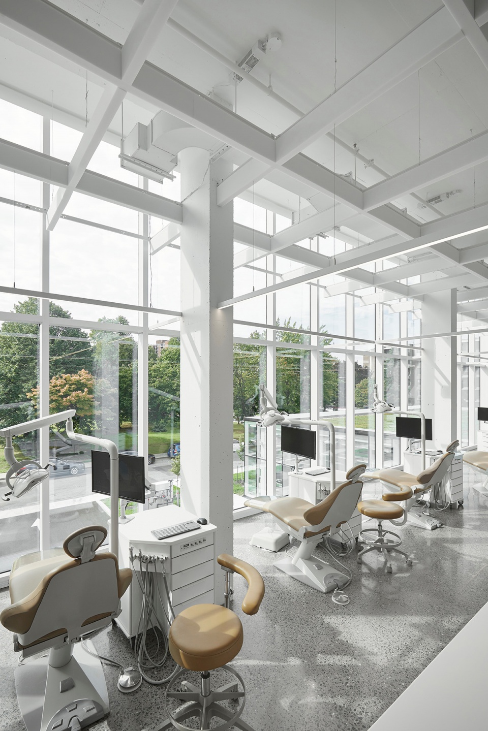 clinique dentaire by studio jean verville architectes