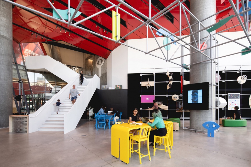 Design of the NFB new reception area by Taktik design