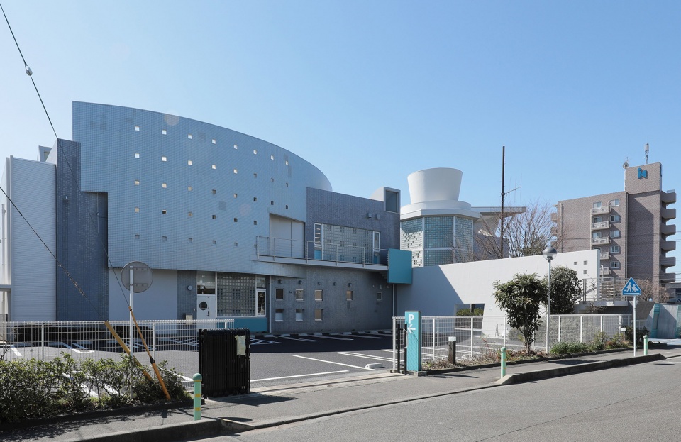 ebina city arima library kadozawabashi community center by mikami architects