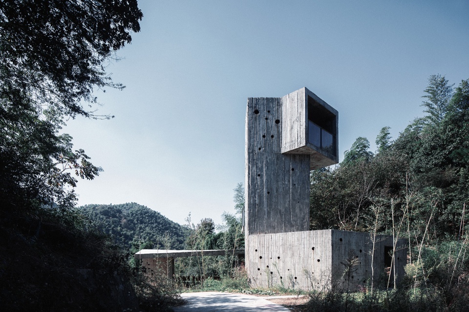 A Rest Station on A Mountaintop by JumpingHouseLab