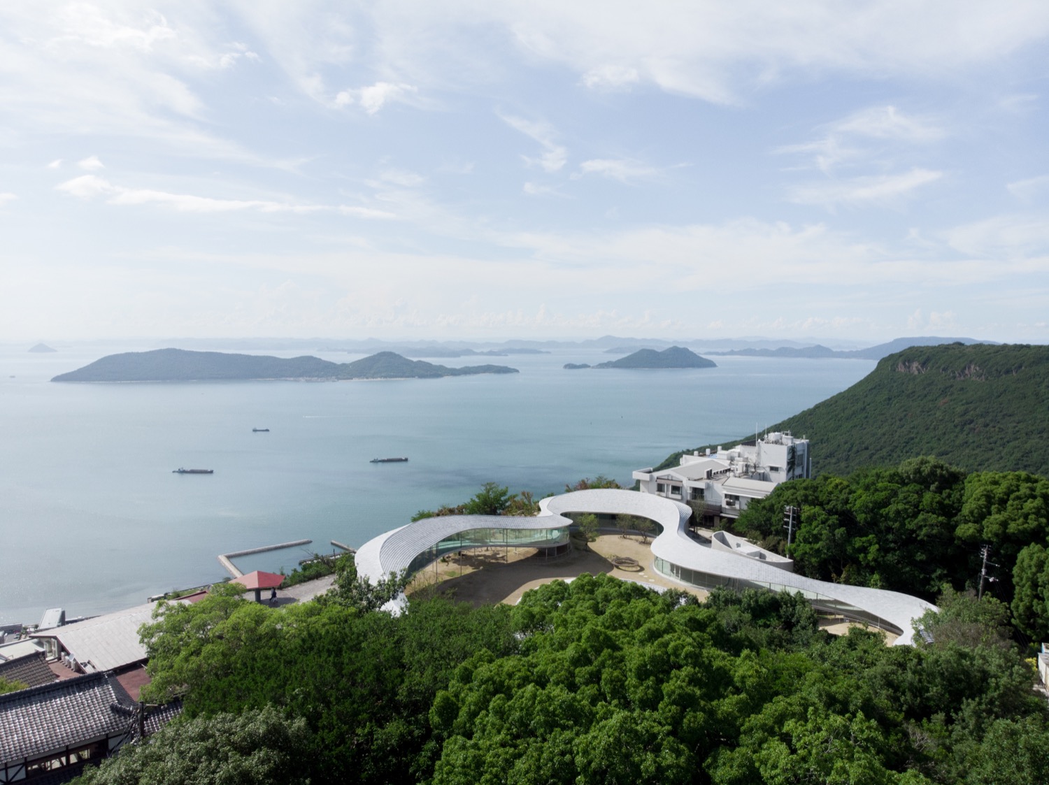 Yashima Mountaintop Park by SUO Style A