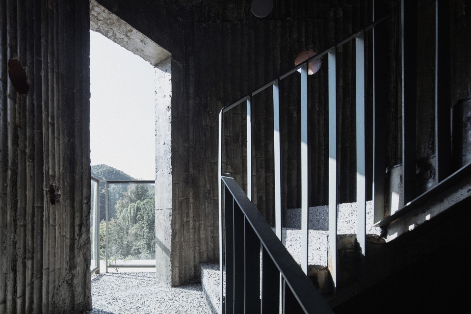 A Rest Station on A Mountaintop by JumpingHouseLab