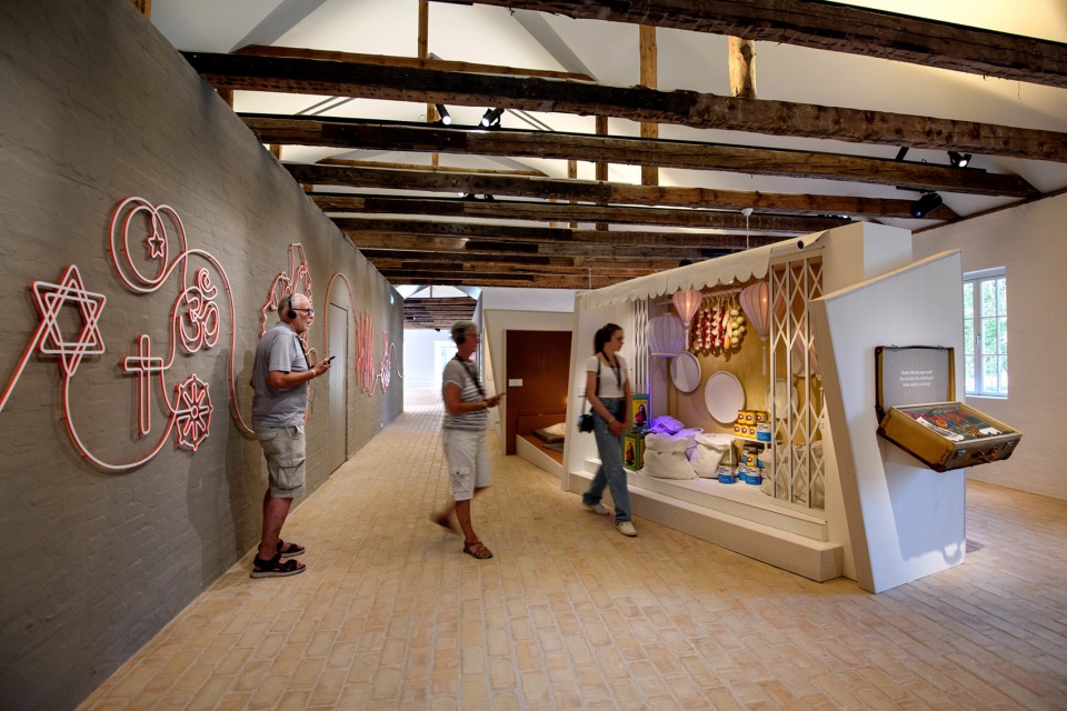 exhibition in flugt refugee museum of denmark by tinker imagineers