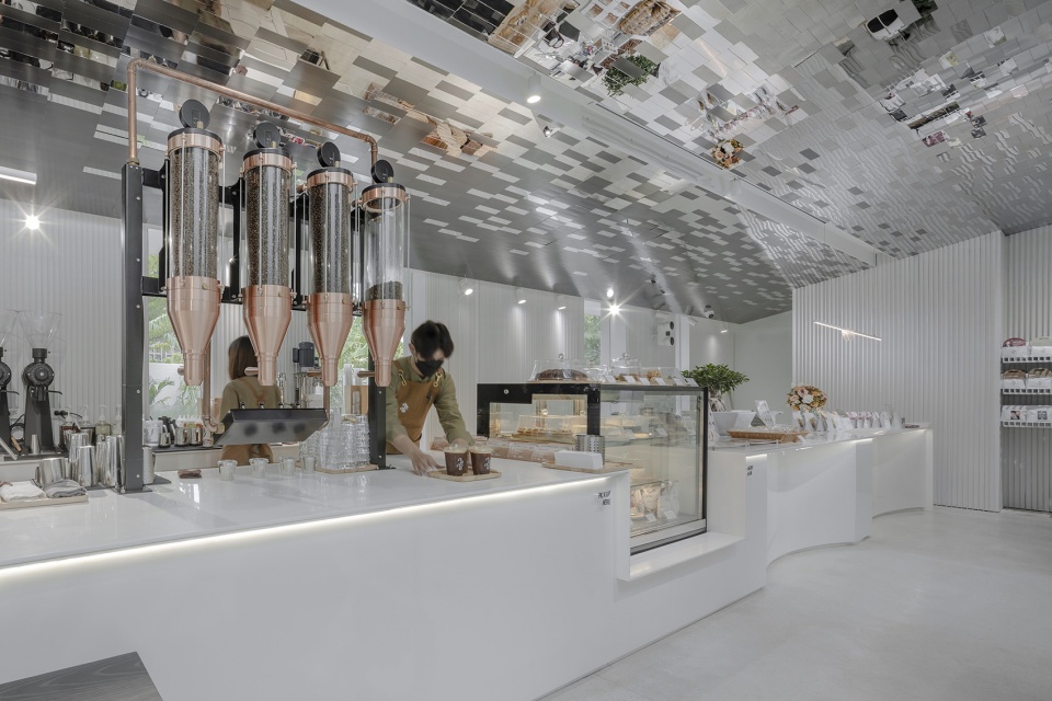NANA Coffee Roasters Bangna by IDIN Architects