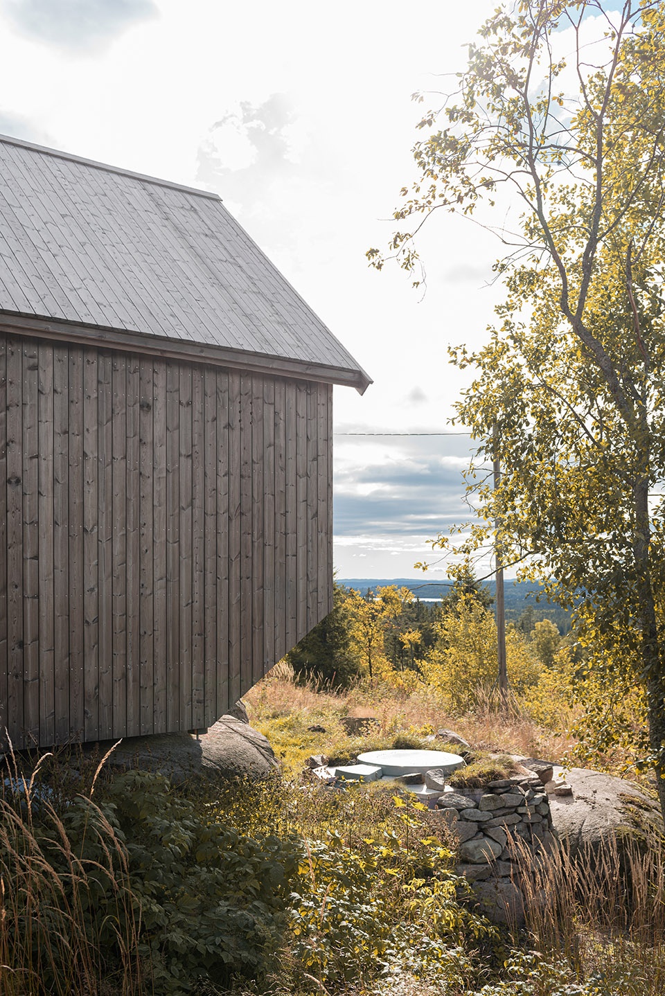 cabin in nordmarka norway by rever drage architects