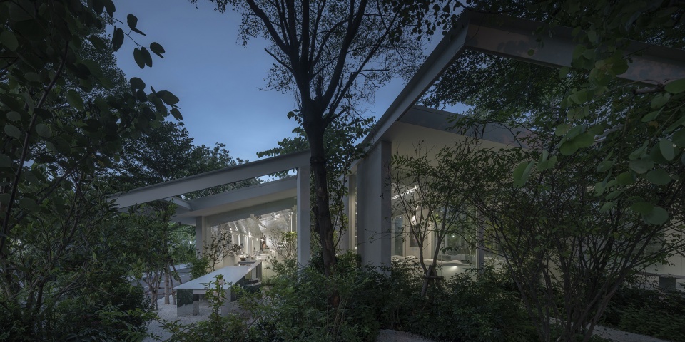 NANA Coffee Roasters Bangna by IDIN Architects