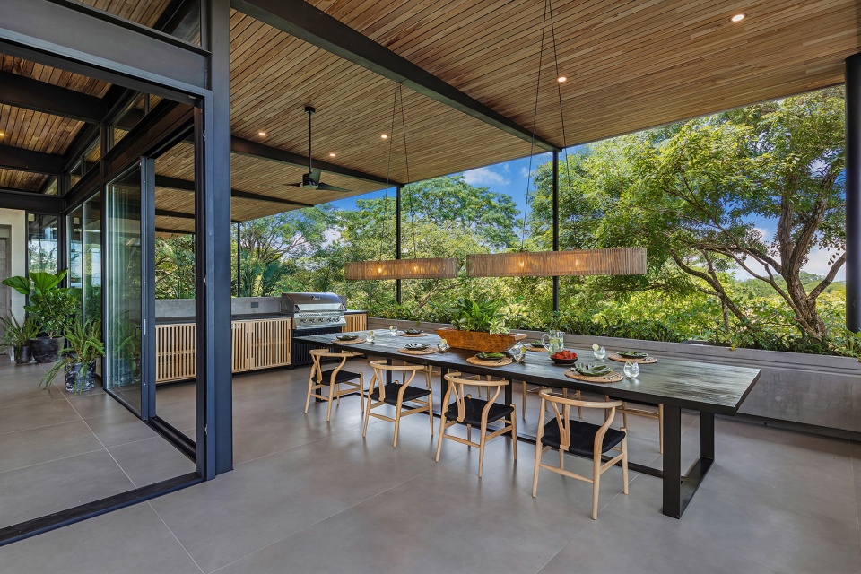 Raintree House by Studio Saxe