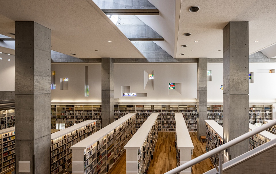 ebina city arima library kadozawabashi community center by mikami architects
