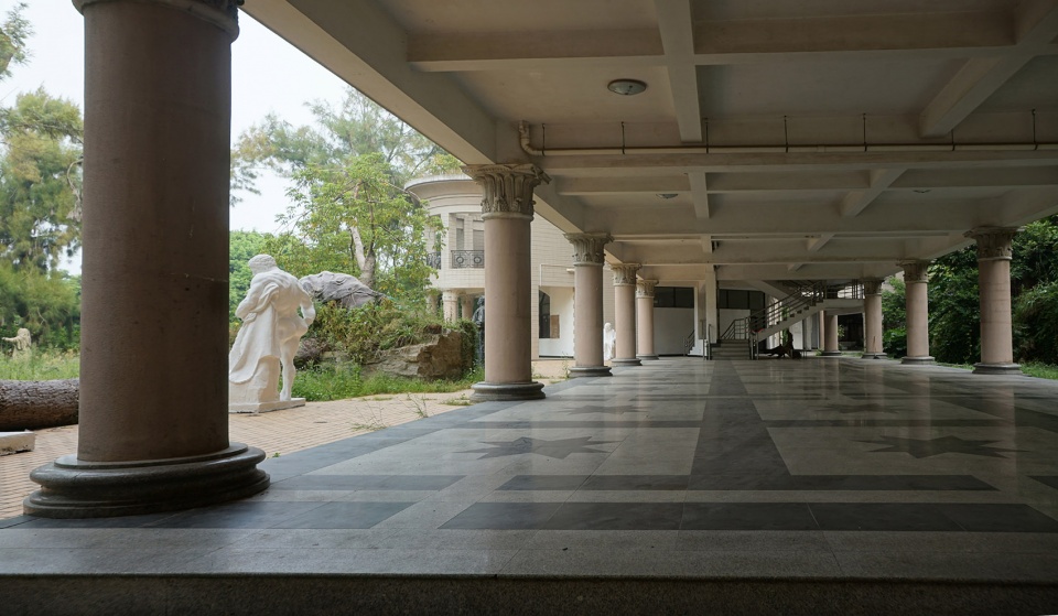 renovation of kulangsu center for contemporary art by urbanus