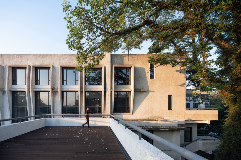 renovation of kulangsu center for contemporary art by urbanus