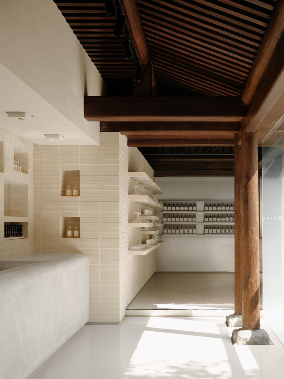 tosummer flagship guozijian st by fog architecture