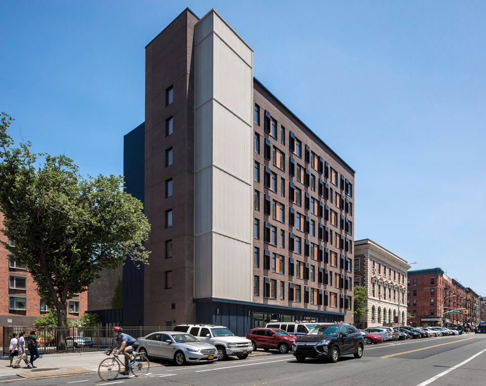 AR013 tres puentes by shakespeare gordon vlado architects