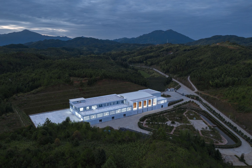 Chunqiu Cimingzhu Winery China by BE Design