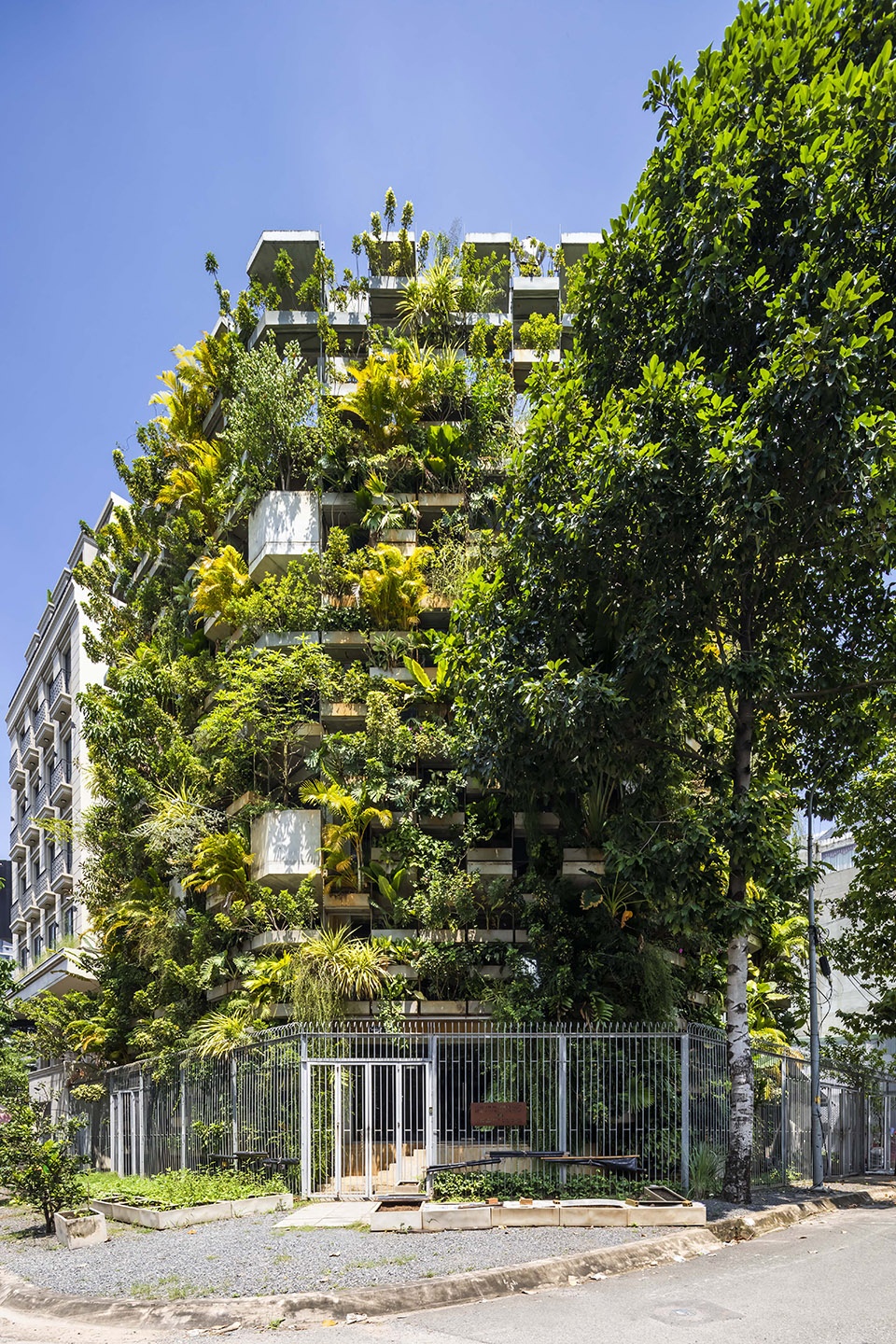 urban farming office by vtn architects