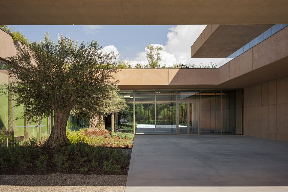 FENDI FACTORY by Piuarch