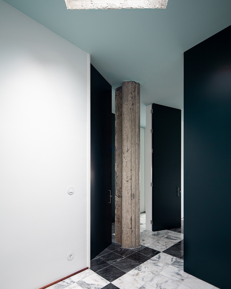 Suspended house by Fala Atelier