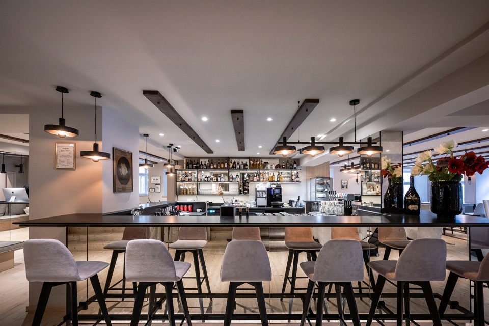 goldene rose hotel by noa