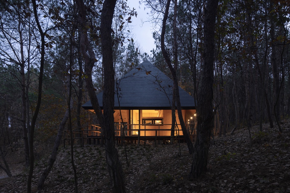 Wild Home 96 The Pyramid Cabin China by Wiki World Advanced Architecture Lab