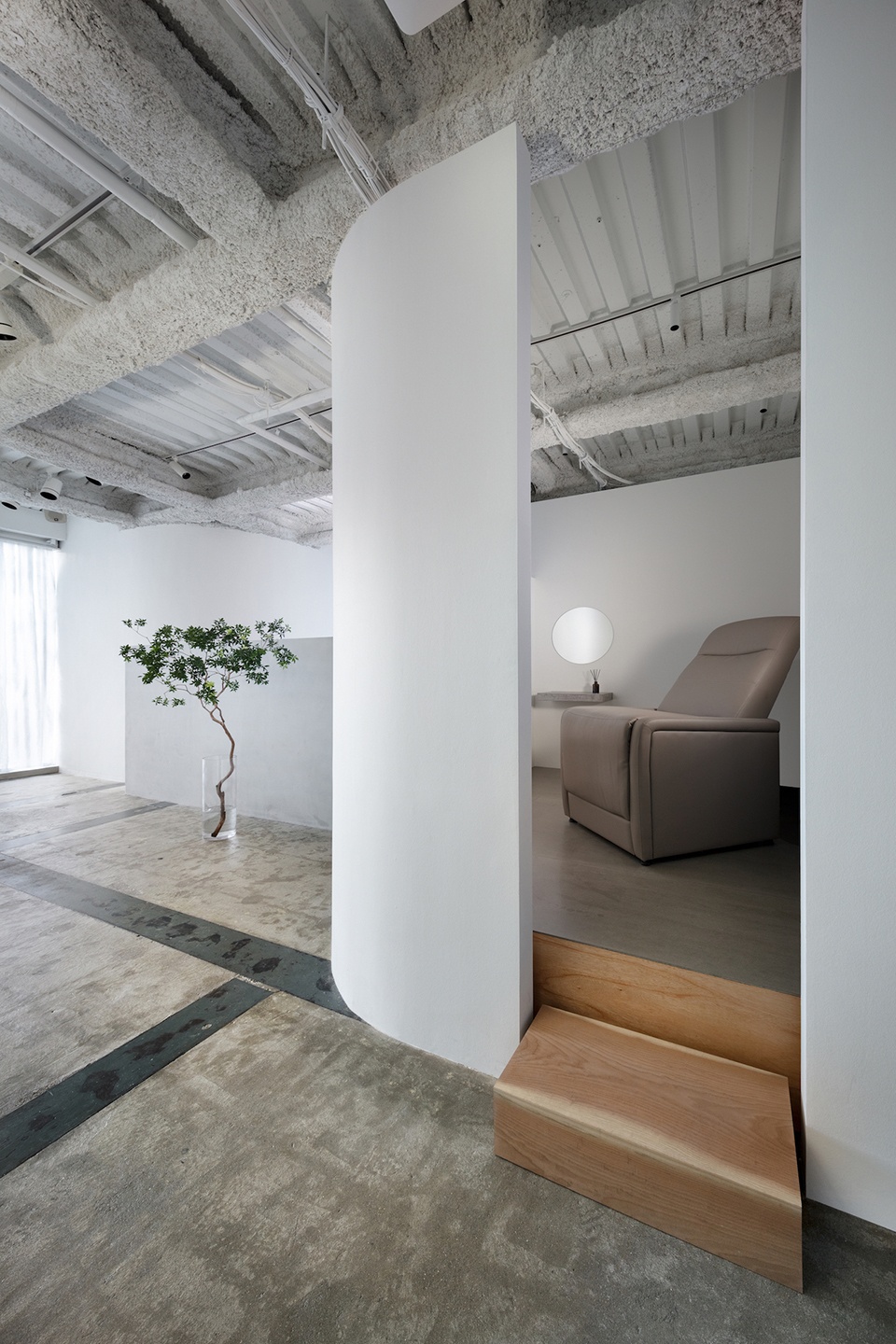 siten Hair and eye salon by SIDES CORE