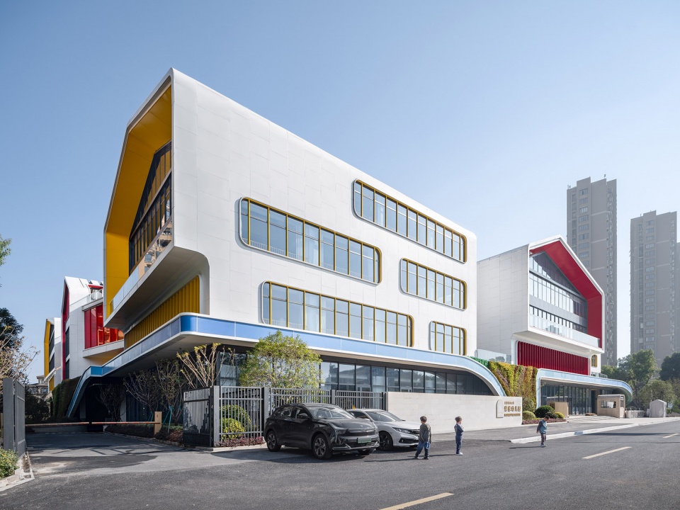 kincang modern pre school by lycs architecture