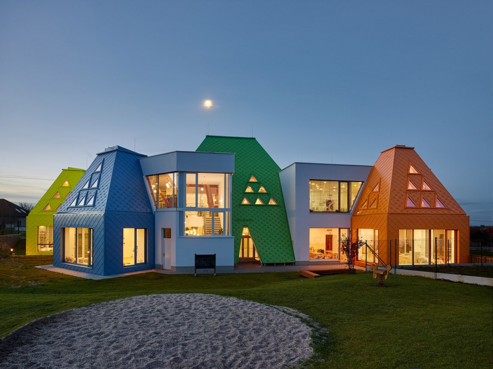 vetrnik kindergarten by architektura