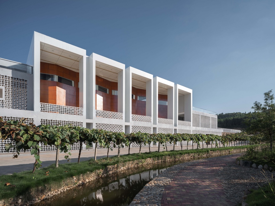 Chunqiu Cimingzhu Winery China by BE Design