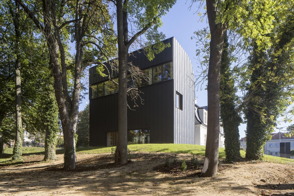 igi library by atakarchitekti