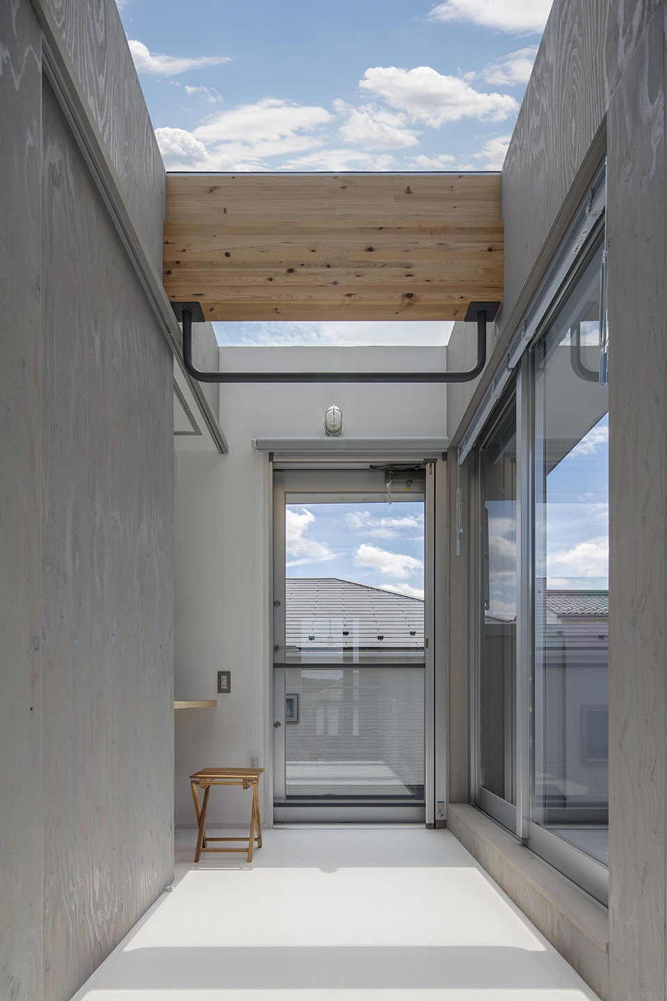 split house by shinsuke fujii architects
