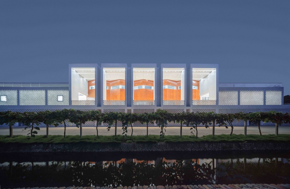 Chunqiu Cimingzhu Winery China by BE Design
