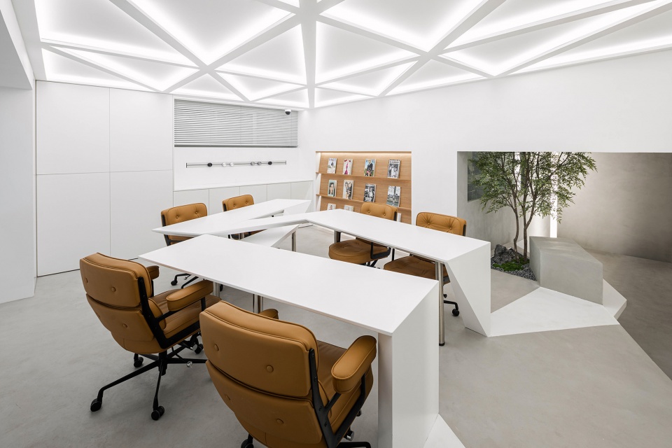 RAYONE STUDIO China by Qisi Design