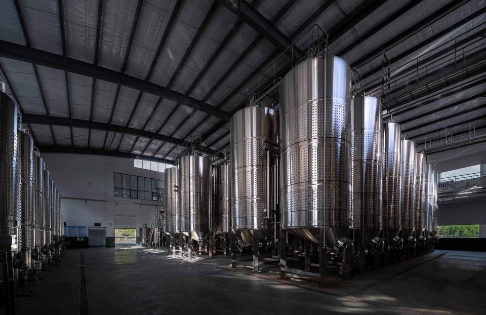 Chunqiu Cimingzhu Winery China by BE Design