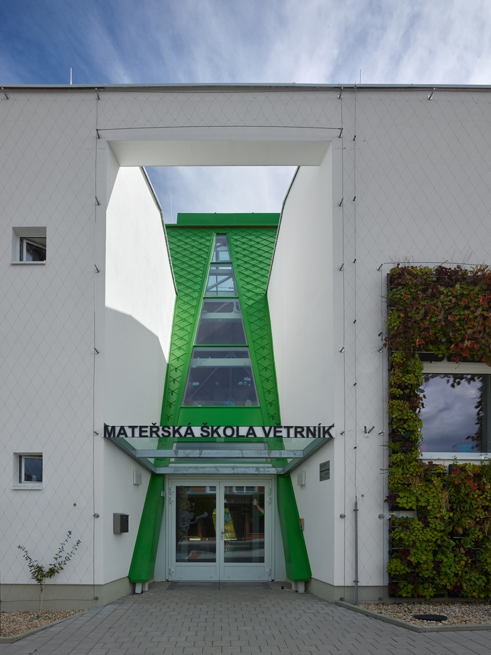 vetrnik kindergarten by architektura