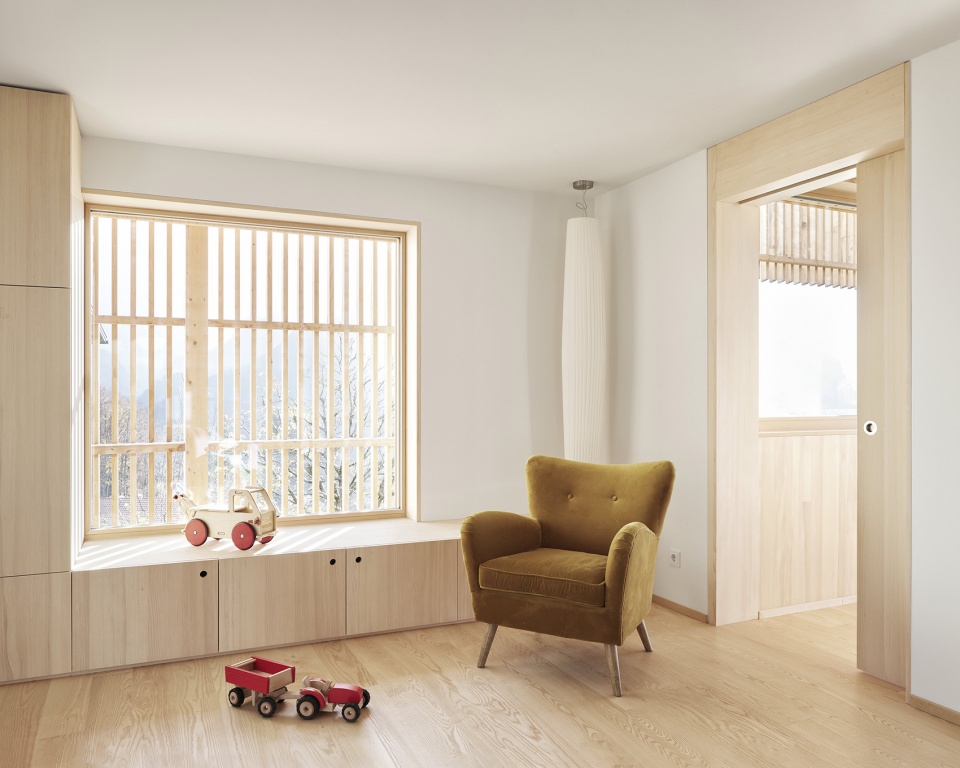 Multigenerational house with a view by MWArchitekten