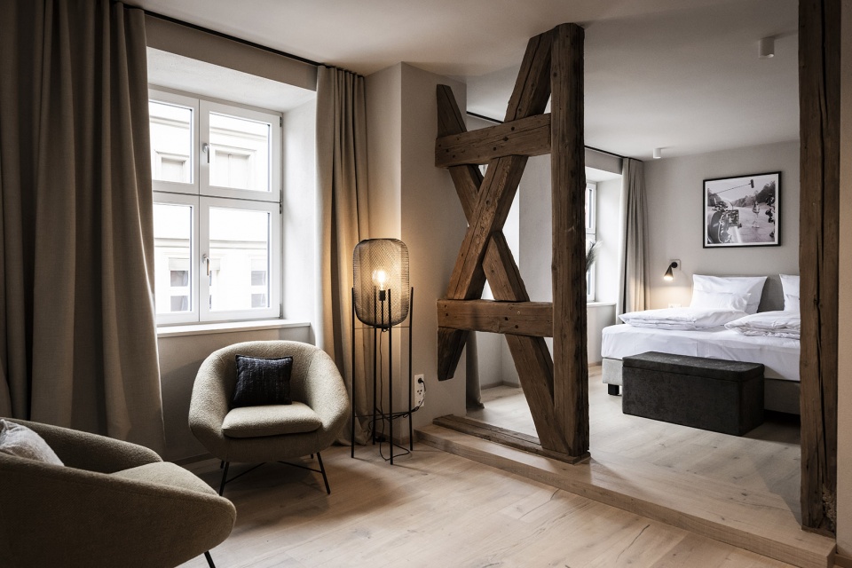goldene rose hotel by noa