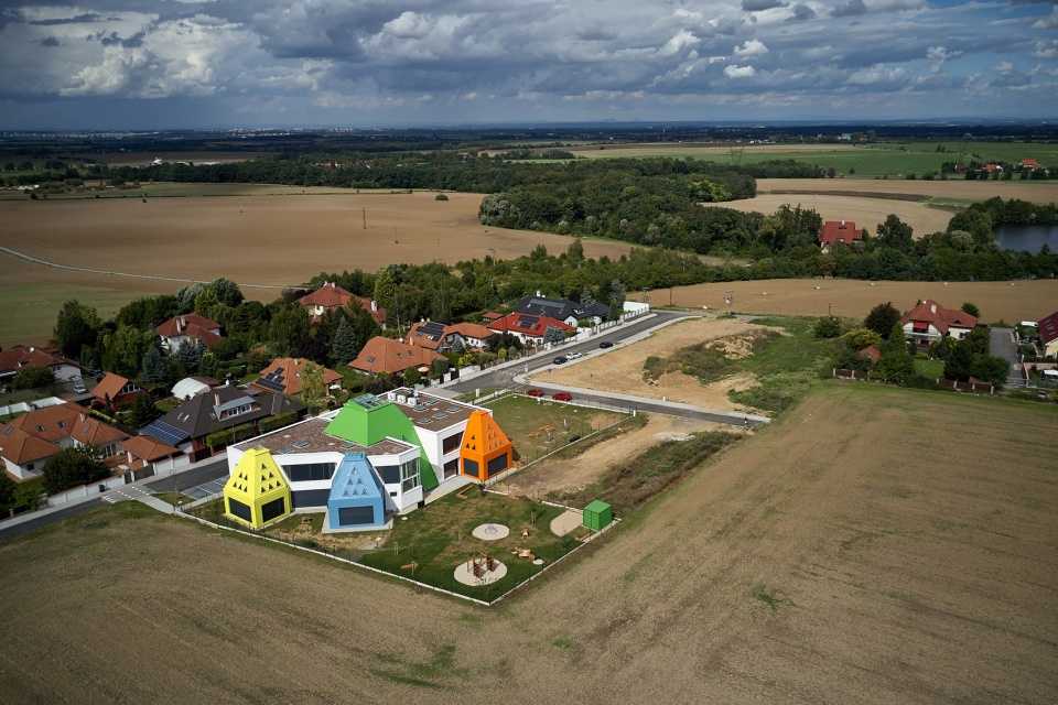 vetrnik kindergarten by architektura