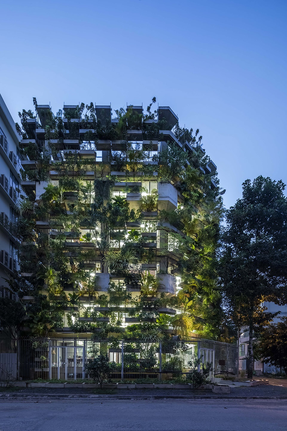urban farming office by vtn architects