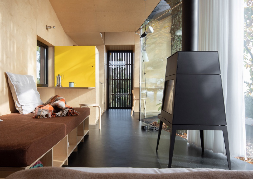 chestnut house by joao mendes ribeiro architect