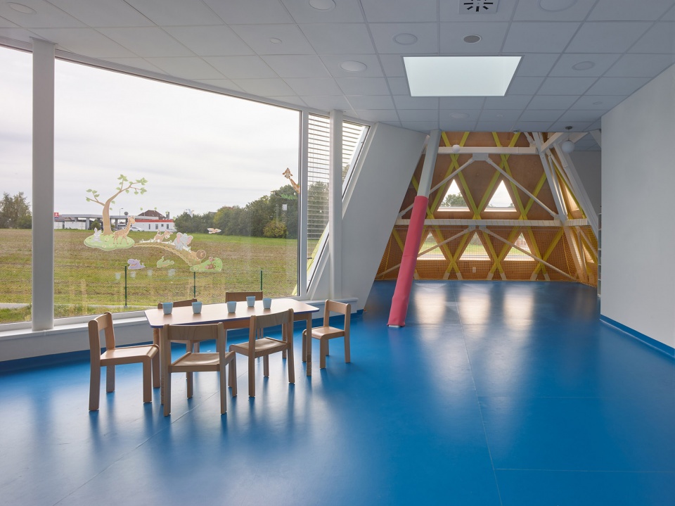 vetrnik kindergarten by architektura