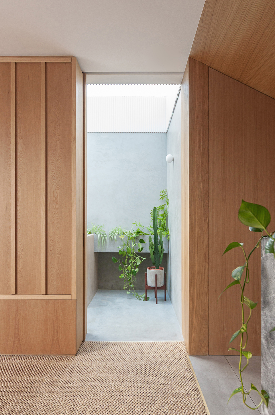 Courtyard House by Yellow Cloud Studio