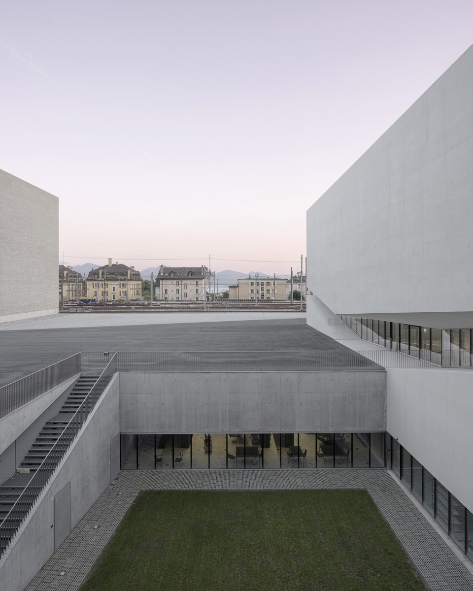 photo elysee and mudac by ittenbrechbuhl aires mateus associados