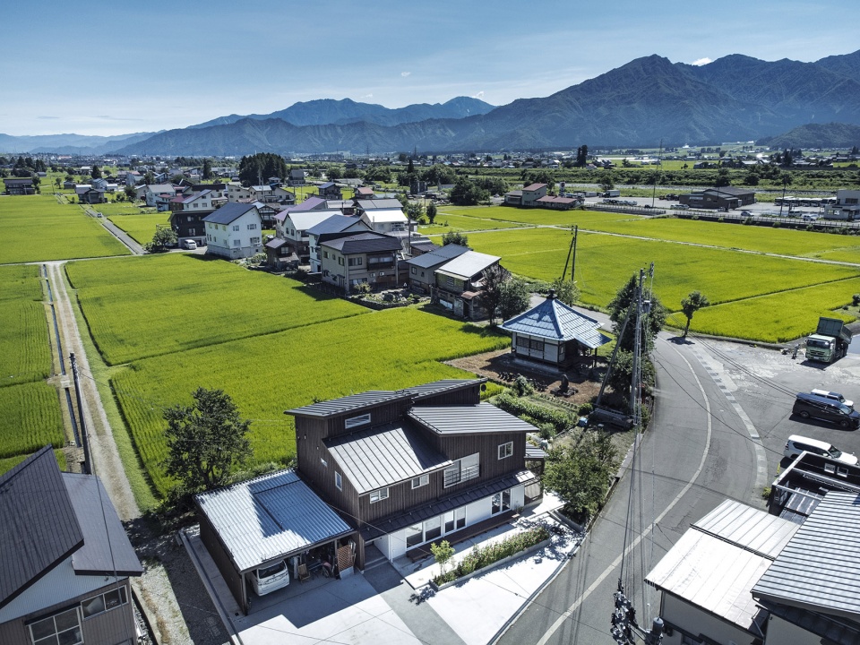 villa uonuma by tsutsumi associates