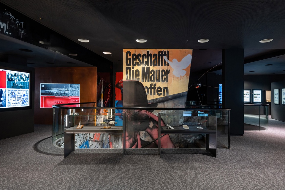 exhibition design for cold war museum berlin by sergei tchoban tchoban voss architekten