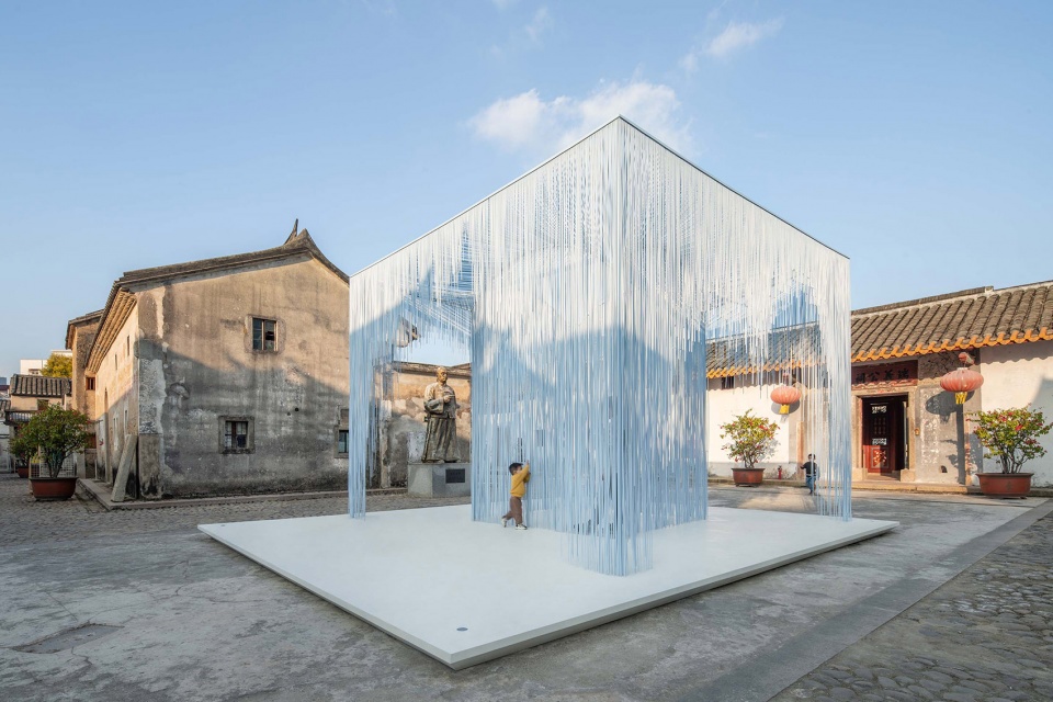 freeing frameyard by has design and research