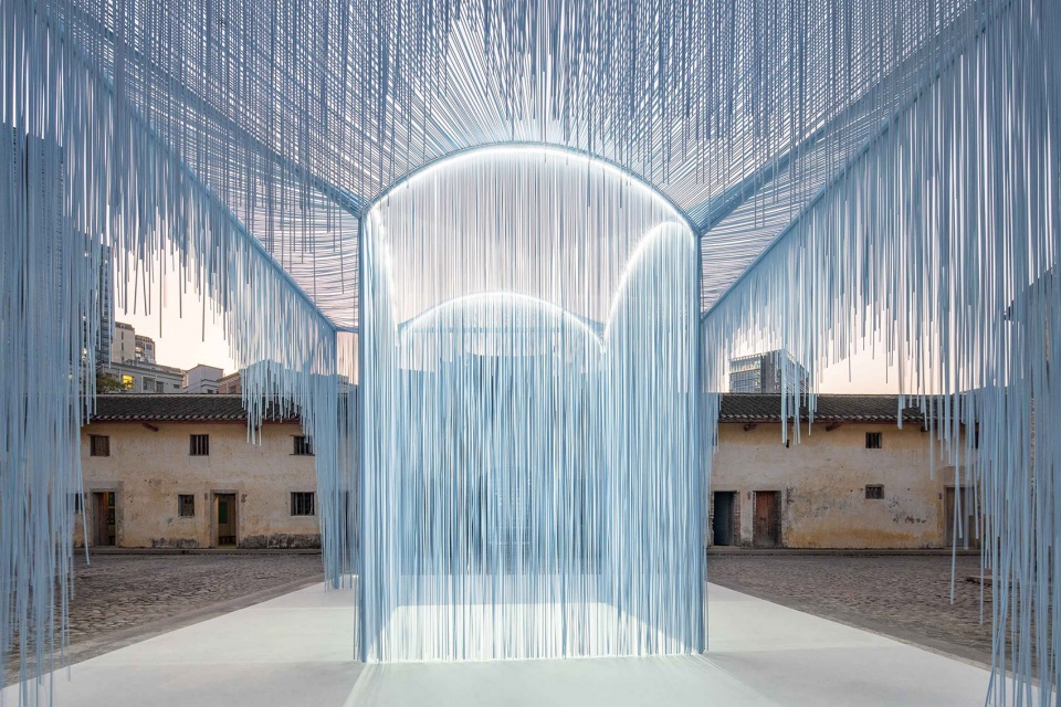 freeing frameyard by has design and research