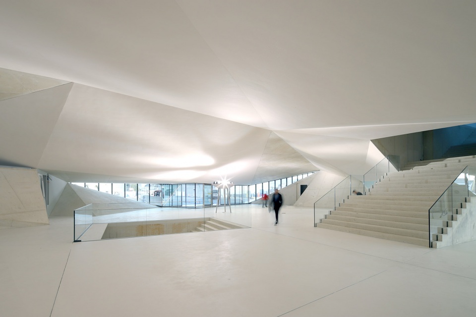 photo elysee and mudac by ittenbrechbuhl aires mateus associados