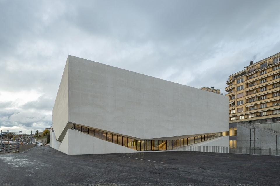 photo elysee and mudac by ittenbrechbuhl aires mateus associados