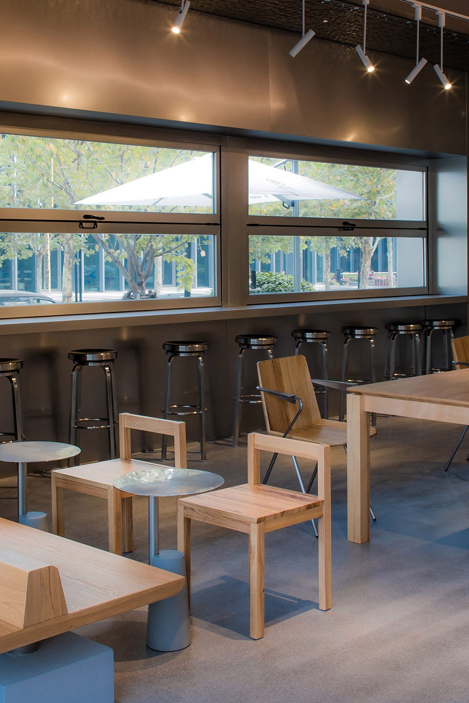 muly coffee brand store shanghai china by qihe designworks